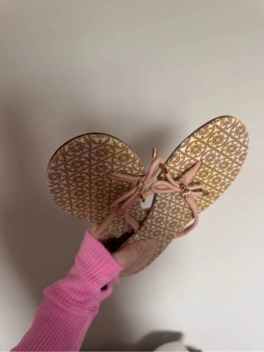 Kate Spade Women’s Pink Patterned Bow Tie Flip Flops Size 8.5
